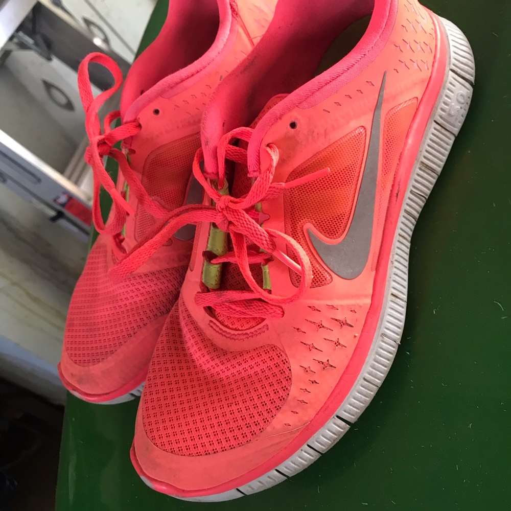 Nike tennis shoes